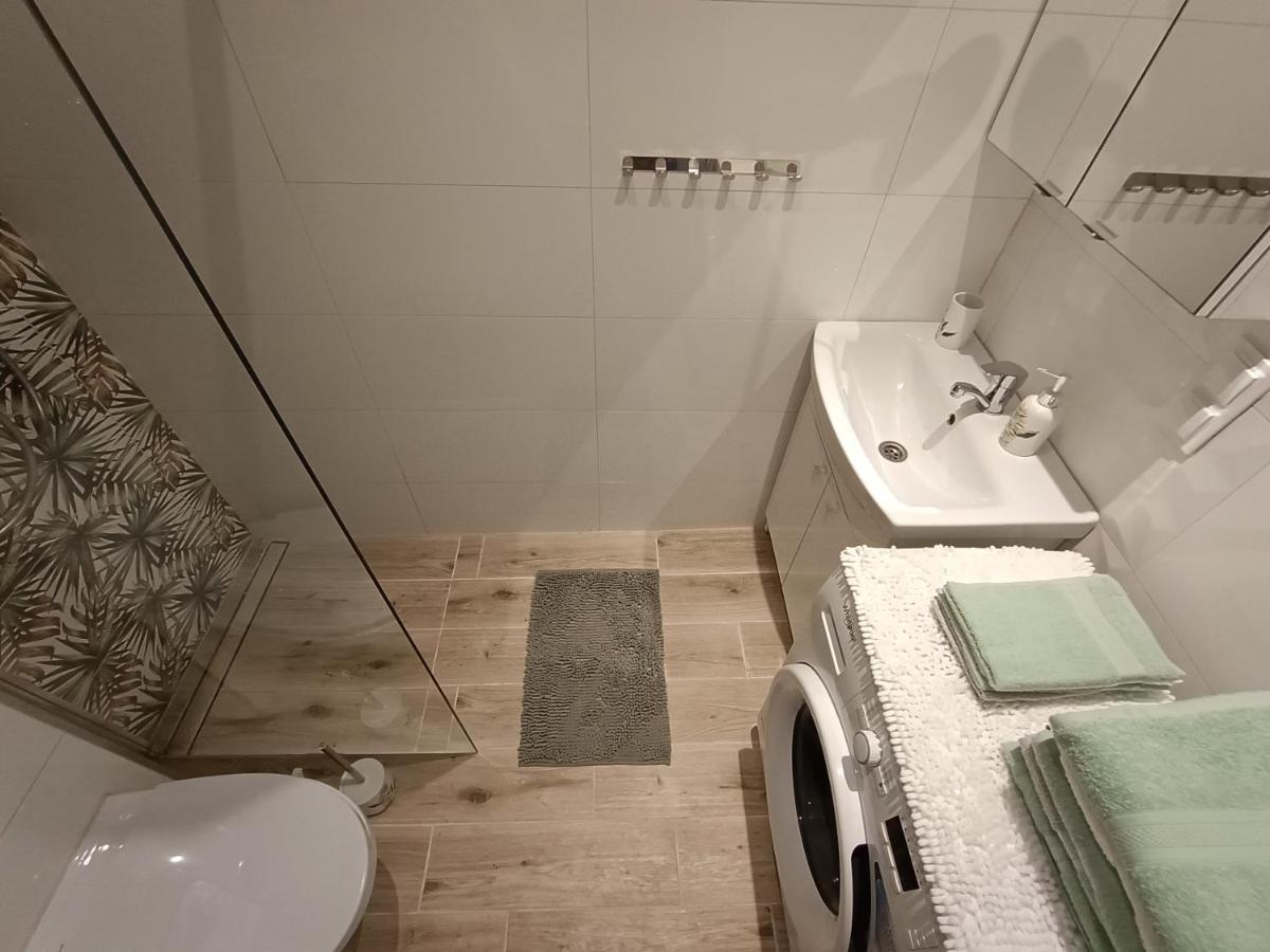 Szmaragdowy Apartament Przy Ulicy Opolskiej Tarnowskie Góry Buitenkant foto
