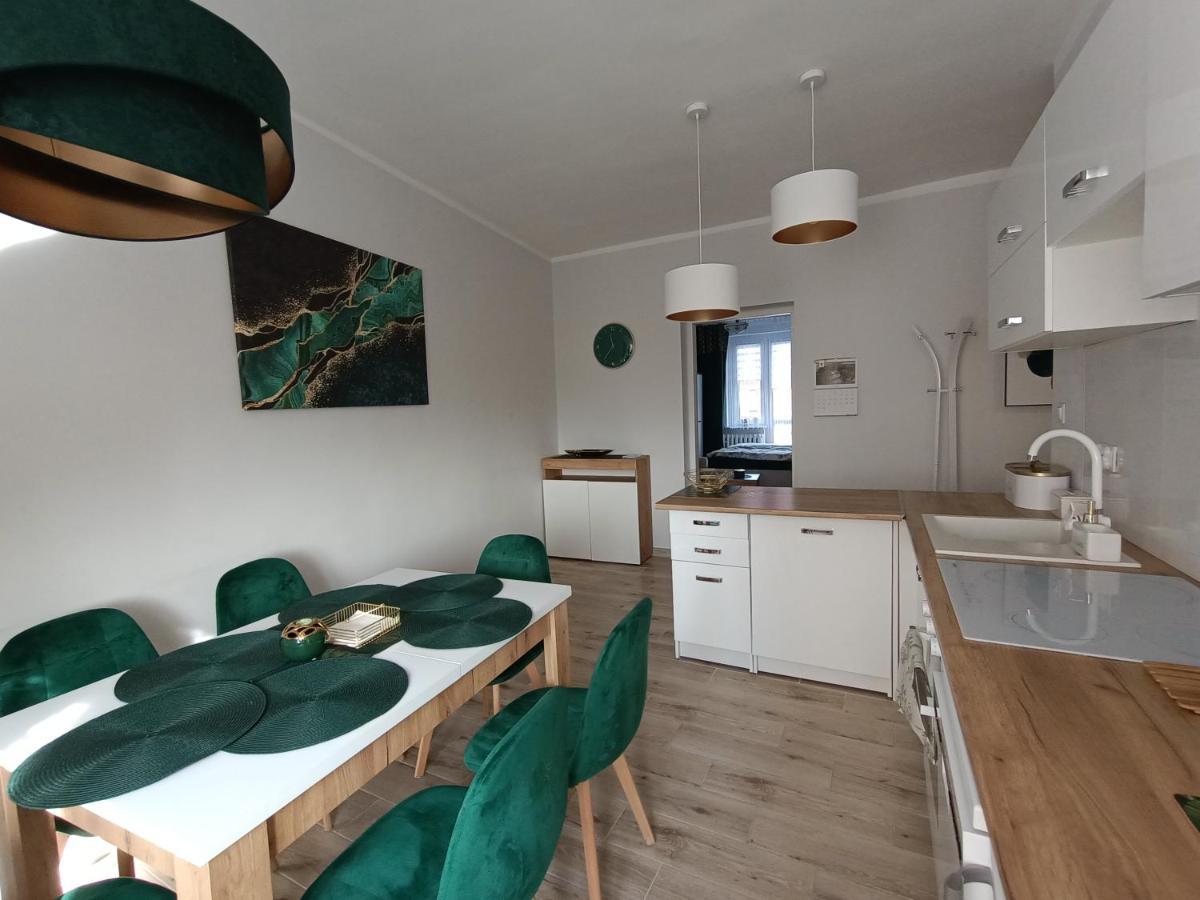Szmaragdowy Apartament Przy Ulicy Opolskiej Tarnowskie Góry Buitenkant foto